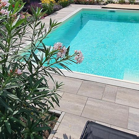 Velence Lakeside Pool House المظهر الخارجي الصورة