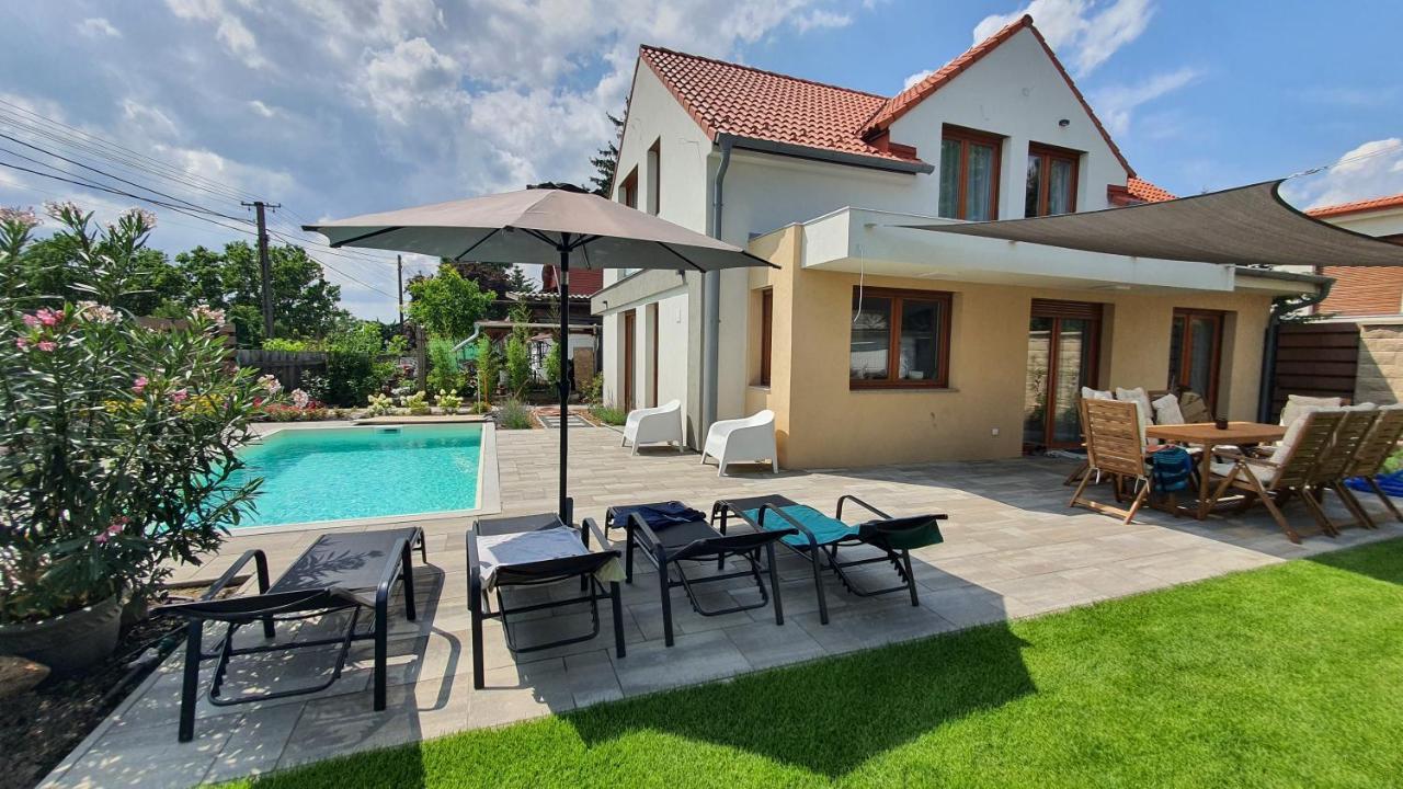 Velence Lakeside Pool House المظهر الخارجي الصورة